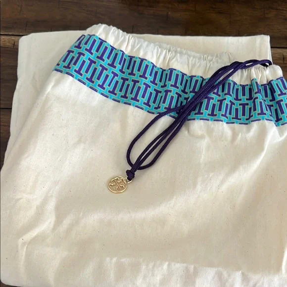 Tory Burch Brown Shoulder Bag with Pebbled Leather and Tassel - Picture 12 of 12